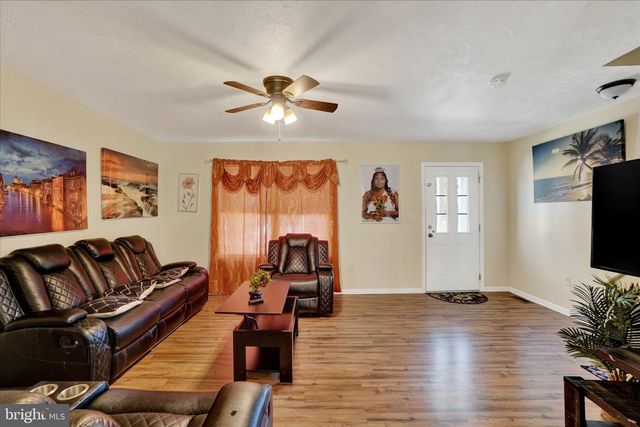 836 W LOCUST ST, York, PA 17401