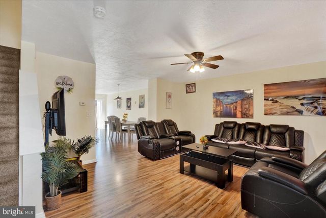836 W LOCUST ST, York, PA 17401