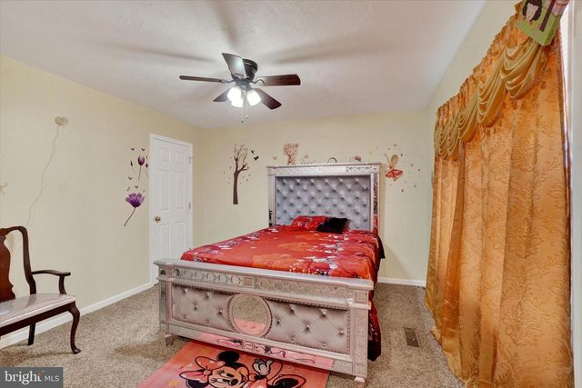 836 W LOCUST ST, York, PA 17401