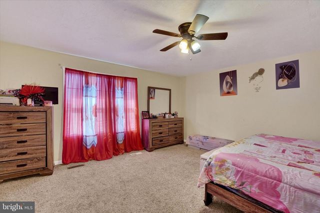 836 W LOCUST ST, York, PA 17401