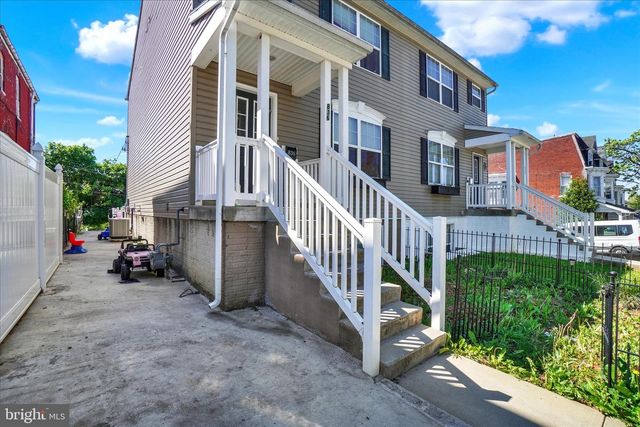 836 W LOCUST ST, York, PA 17401