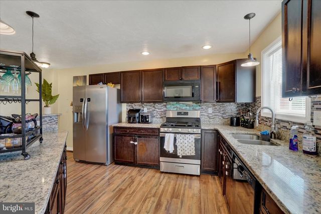 836 W LOCUST ST, York, PA 17401