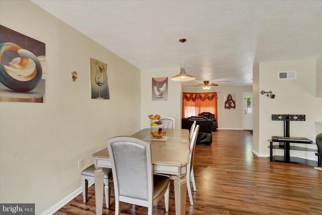 836 W LOCUST ST, York, PA 17401