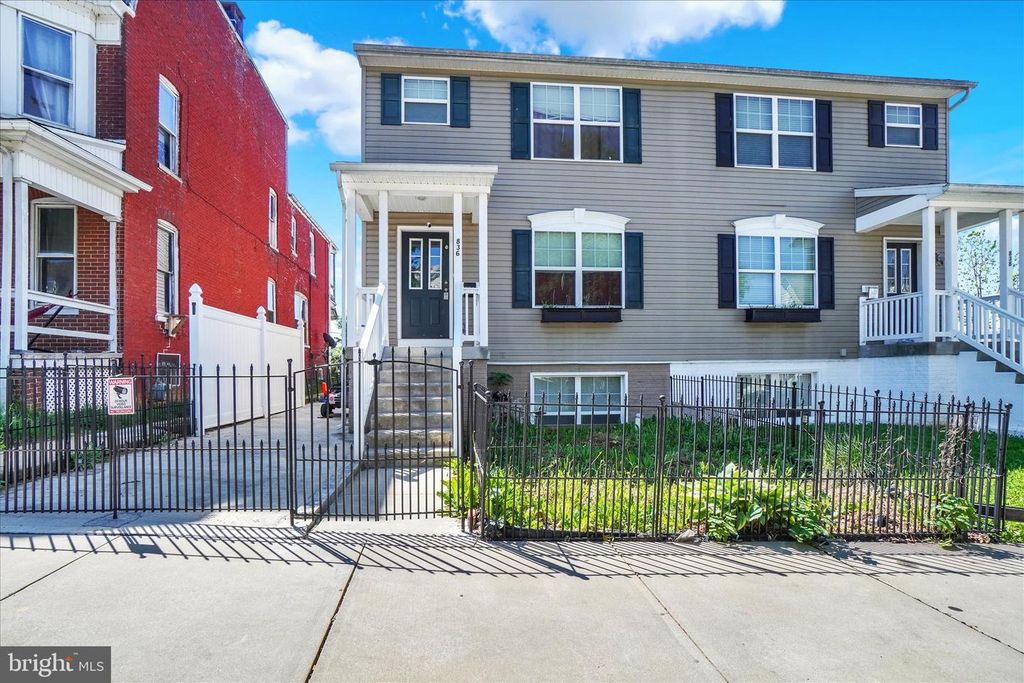 836 W LOCUST ST, York, PA 17401
