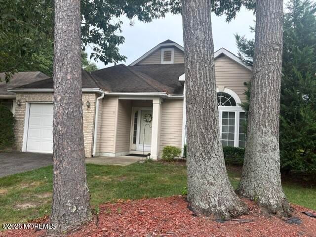 8 Llewellyn Court, Jackson, NJ 08527