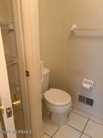 8 Llewellyn Court, Jackson, NJ 08527