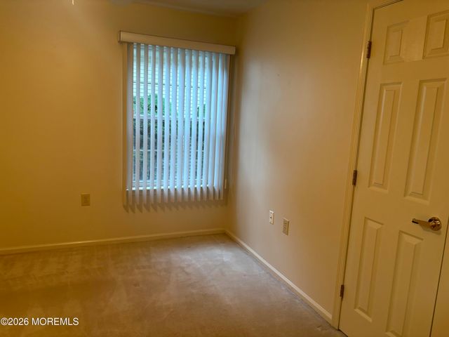 8 Llewellyn Court, Jackson, NJ 08527
