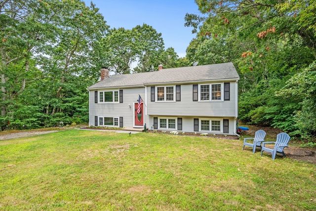 17 Colony Ave, Bourne, MA 02532