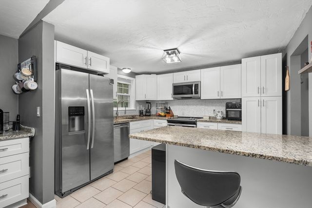 17 Colony Ave, Bourne, MA 02532