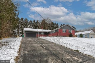 6625 JORDAN DR, Harrisburg, PA 17111