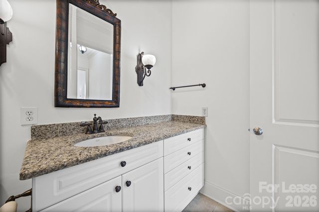 2938 Selwyn Avenue 108, Charlotte, NC 28209