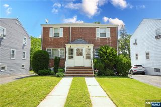 605 Linden Avenue, Teaneck, NJ 07666