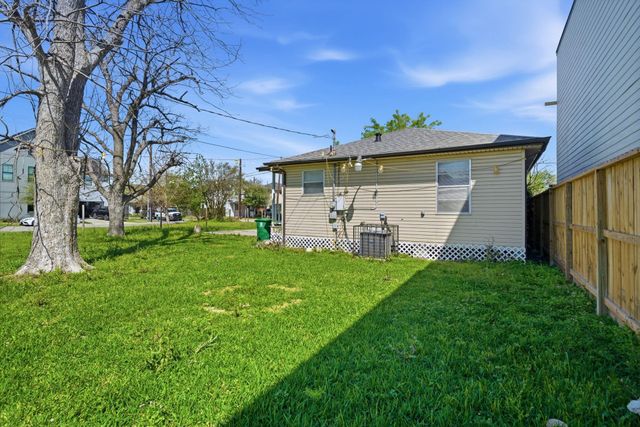 406 E 34th Street, Houston, TX 77018