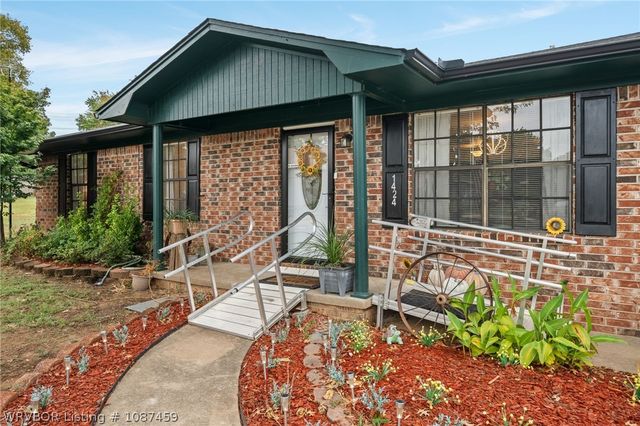 1424 Northwoods Drive, Alma, AR 72921