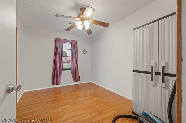 1424 Northwoods Drive, Alma, AR 72921