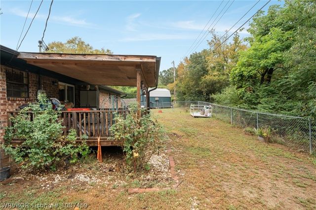 1424 Northwoods Drive, Alma, AR 72921