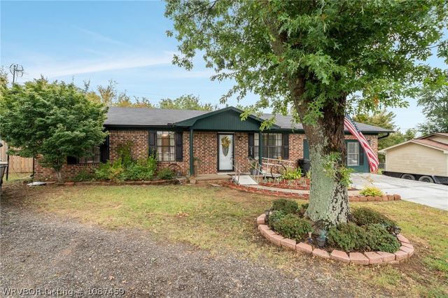 1424 Northwoods Drive, Alma, AR 72921