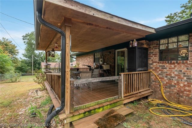 1424 Northwoods Drive, Alma, AR 72921