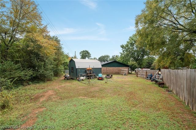 1424 Northwoods Drive, Alma, AR 72921