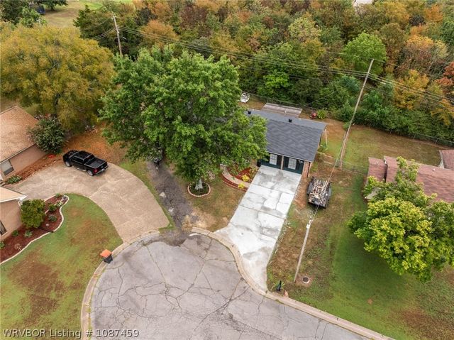 1424 Northwoods Drive, Alma, AR 72921