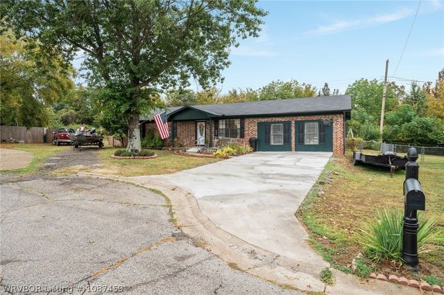 1424 Northwoods Drive, Alma, AR 72921