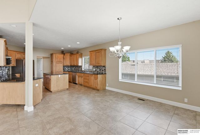 8803 OAKDALE Court, Plattsmouth, NE 68048