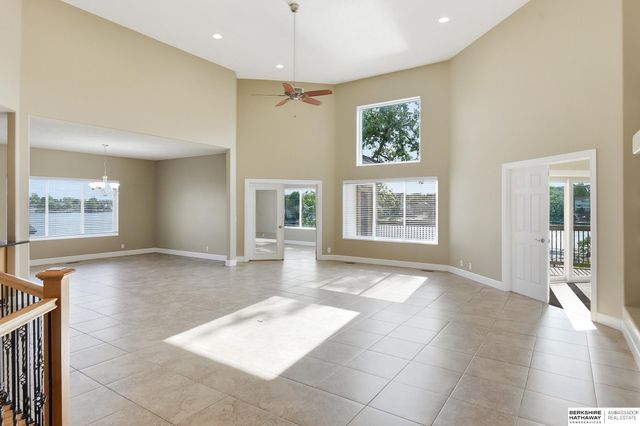 8803 OAKDALE Court, Plattsmouth, NE 68048