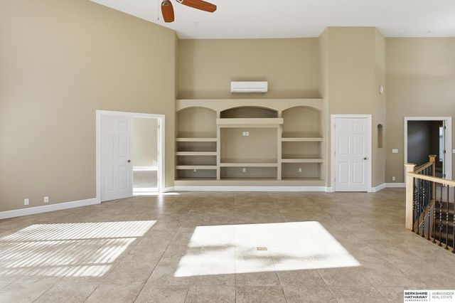 8803 OAKDALE Court, Plattsmouth, NE 68048