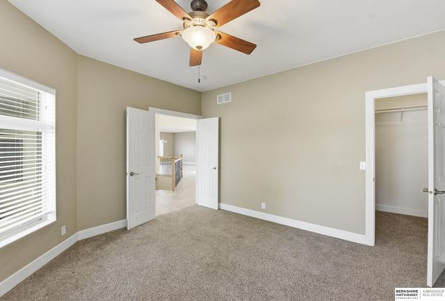 8803 OAKDALE Court, Plattsmouth, NE 68048