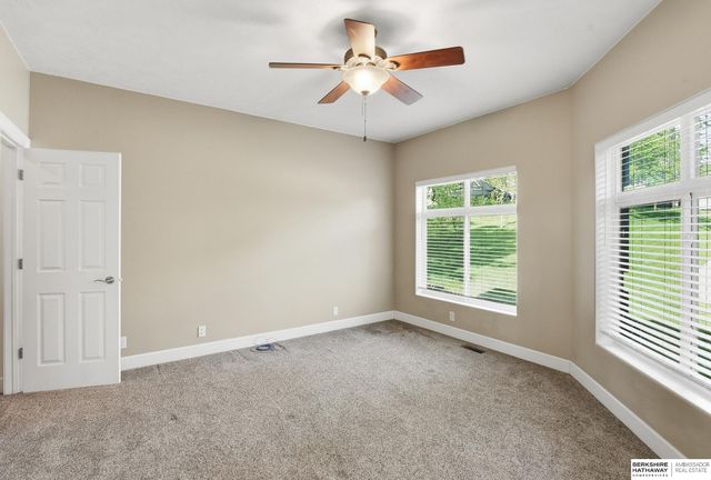 8803 OAKDALE Court, Plattsmouth, NE 68048