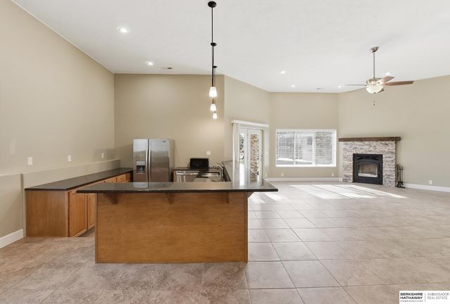 8803 OAKDALE Court, Plattsmouth, NE 68048