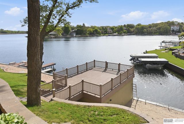 8803 OAKDALE Court, Plattsmouth, NE 68048