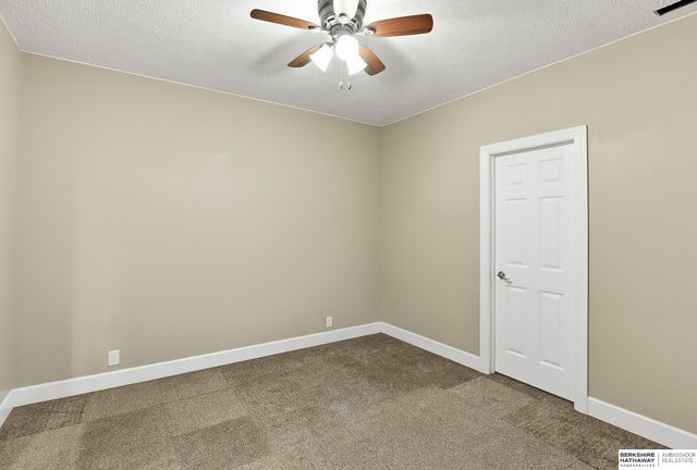 8803 OAKDALE Court, Plattsmouth, NE 68048