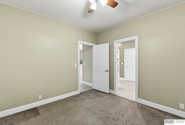 8803 OAKDALE Court, Plattsmouth, NE 68048