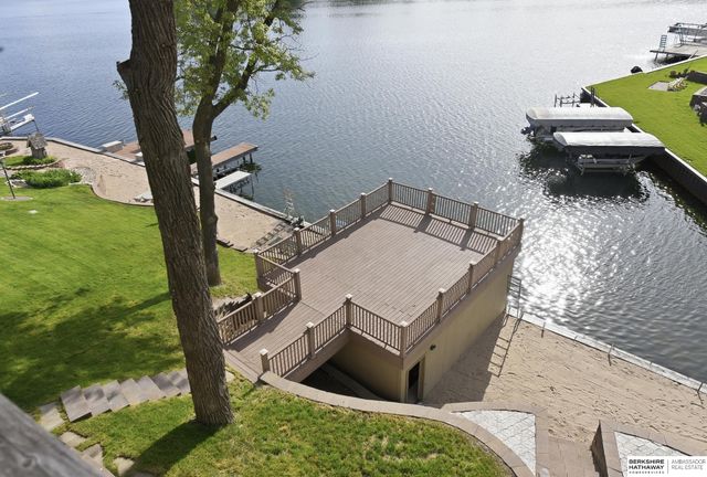 8803 OAKDALE Court, Plattsmouth, NE 68048