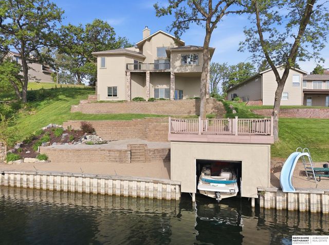 8803 OAKDALE Court, Plattsmouth, NE 68048