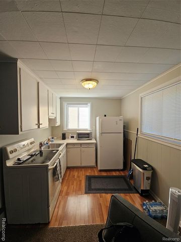 18391 Masonic, Fraser, MI 48026