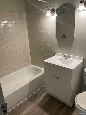 18391 Masonic, Fraser, MI 48026