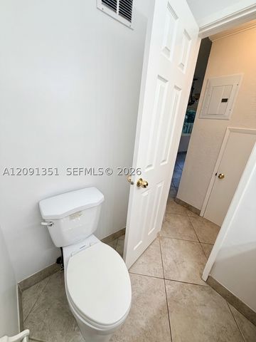 4529 NE 21st Ave 5, Fort Lauderdale, FL 33308