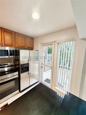4529 NE 21st Ave 5, Fort Lauderdale, FL 33308
