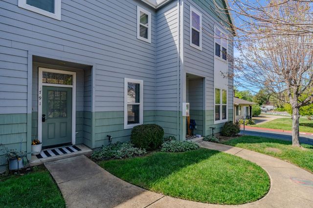 791 Saint Andrews Dr, Valley Springs, CA 95252