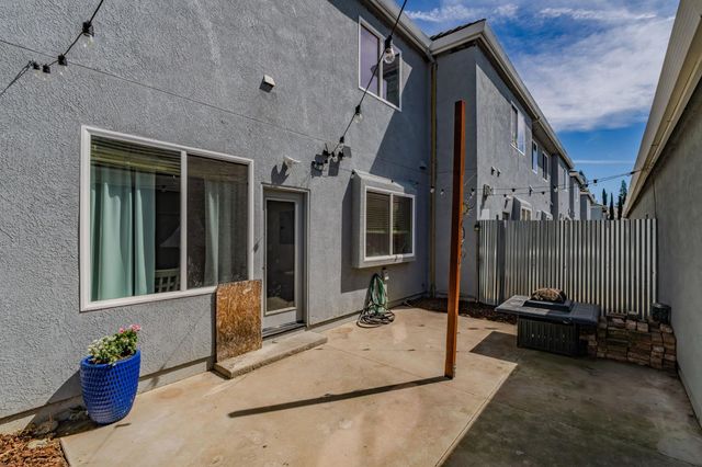 791 Saint Andrews Dr, Valley Springs, CA 95252