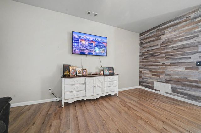 791 Saint Andrews Dr, Valley Springs, CA 95252