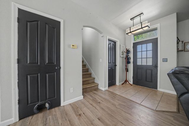 791 Saint Andrews Dr, Valley Springs, CA 95252