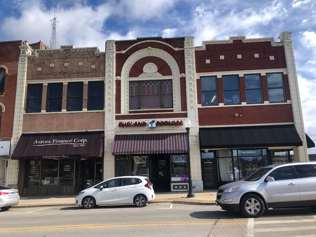 26 E Downer Place B, Aurora, IL 60505