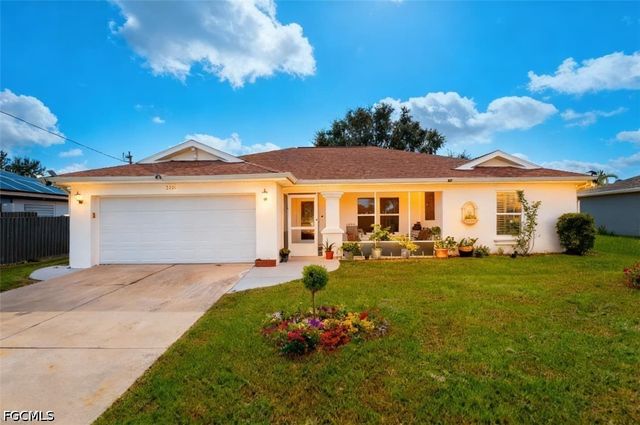 3221 NE 15th PL, Cape Coral, FL 33909