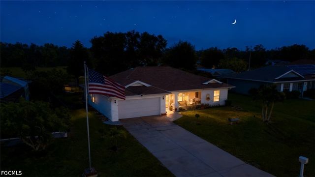 3221 NE 15th PL, Cape Coral, FL 33909