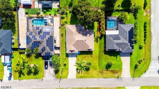 3221 NE 15th PL, Cape Coral, FL 33909