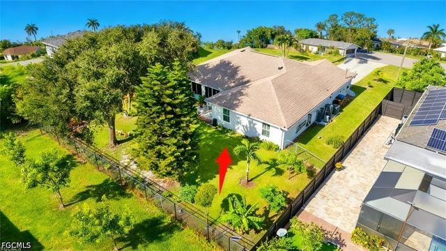 3221 NE 15th PL, Cape Coral, FL 33909