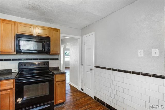 7032 Theodore Avenue, St Louis, MO 63136